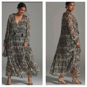 Elegant Black and White Floral Maxi Dress